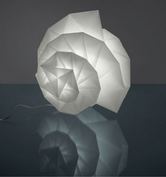 Issey Miyake presenta le lampade IN-EI